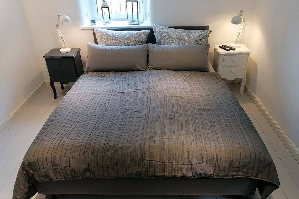 Ganze Wohnung, Ferienwohnung mit traumhafter Dachterrasse in Marktleugast, Oberes Maintal - Coburger Land