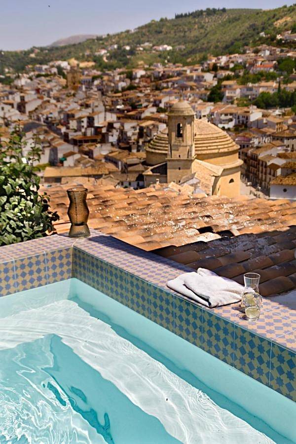 Ferienhaus für 2 Personen, mit Balkon und Terrasse sowie Garten und Pool