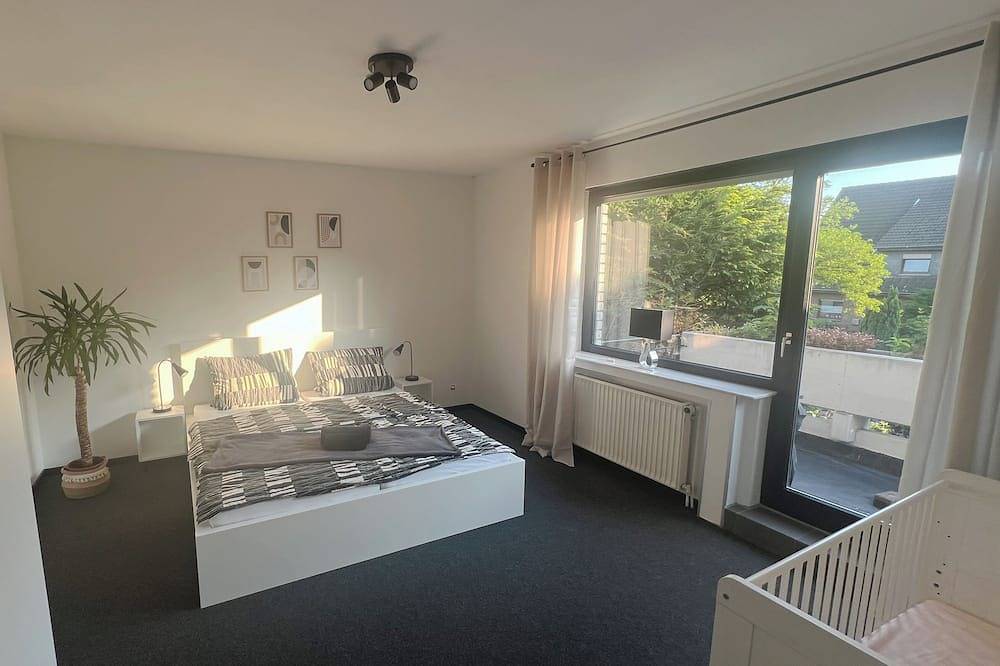 Renovierte Doppelhaushälfte in bester Lage mit eigener Terrasse in Bottrop, Ruhrgebiet