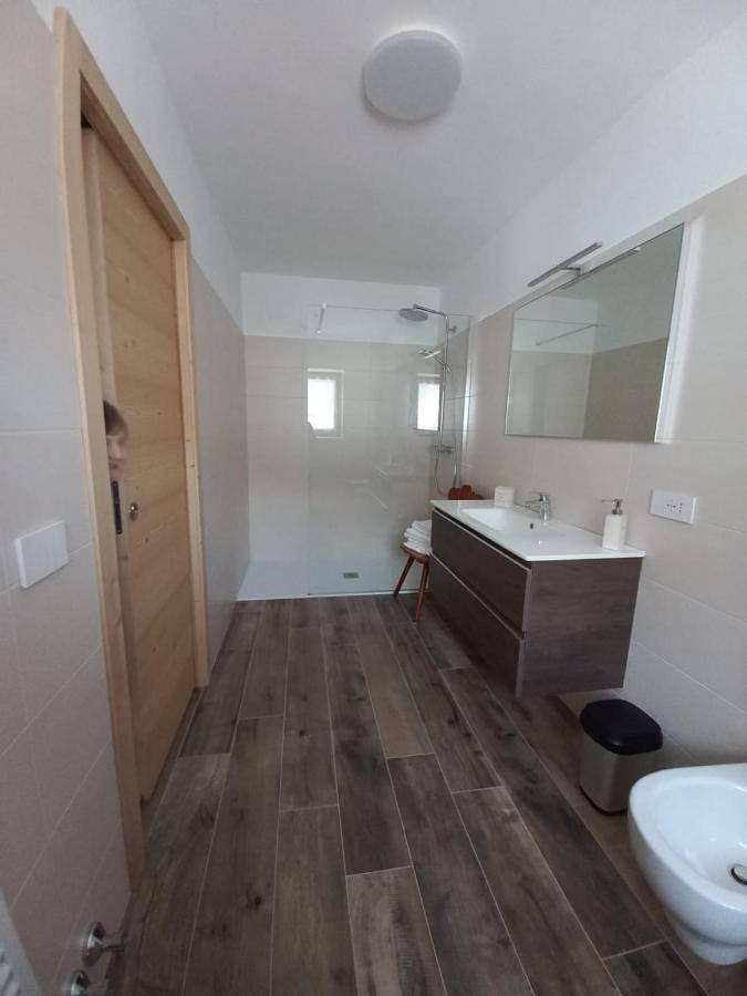 Location de vacances pour 3 personnes, avec vue à Rabbi - 2