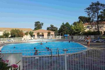 Location de vacances pour 4 personnes, avec piscine ainsi que jardin et balcon dans Plage Venga Di L Oru Santa Maria Poggio
