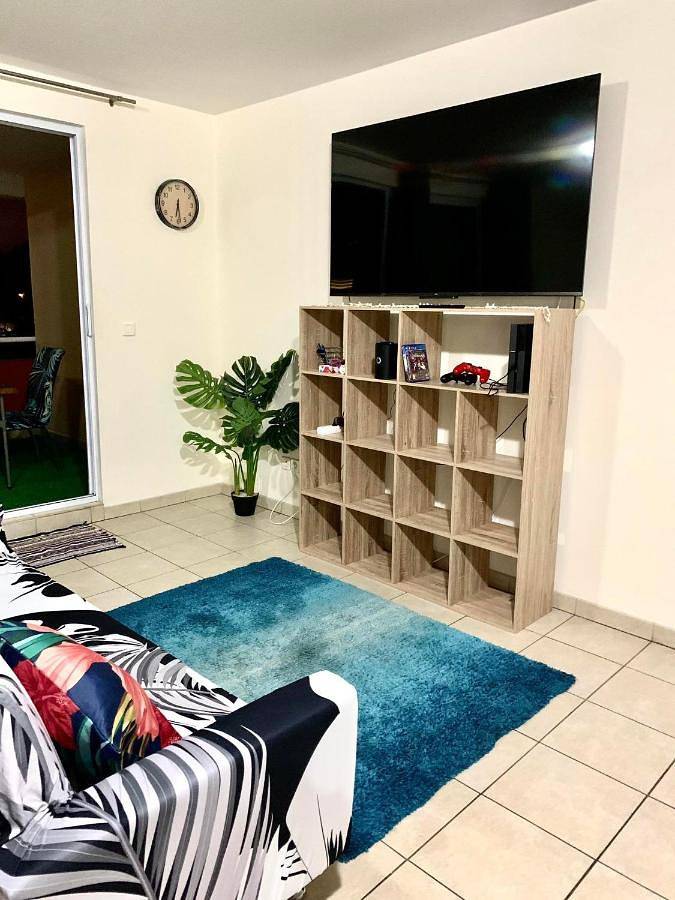 Gîte pour 3 personnes, avec balcon et piscine à Papeete - 2