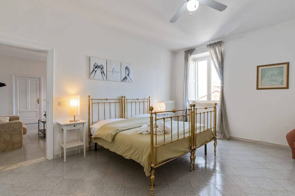 Entire apartment, A due passi dal ponte Apartment - Affitti Brevi It in Gravina in Puglia, Alta Murgia National Park