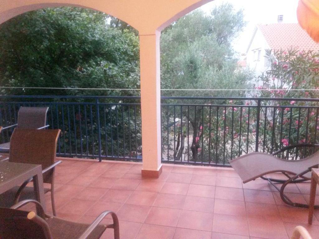 Cijeli apartman, Ferienwohnung in Malinska mit Terrasse, Klimaanlage, W-Lan, Waschmaschine (4693-1) in Sveti Vid-Miholjice, Malinska-Dubašnica