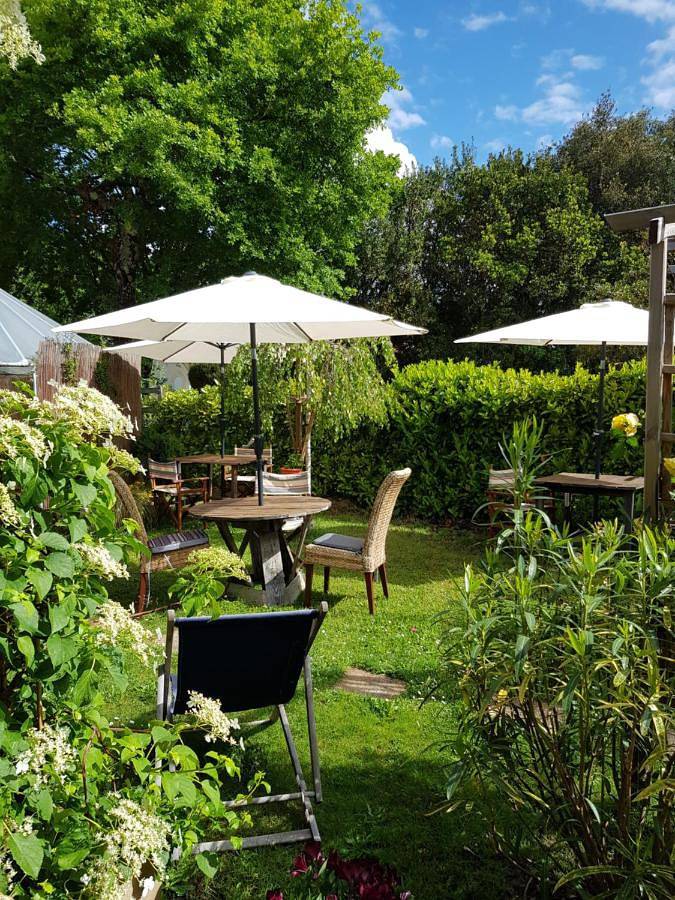 Double Room with Garden View with Shared Bathroom in Andernos-les-Bains, Région d'Arcachon