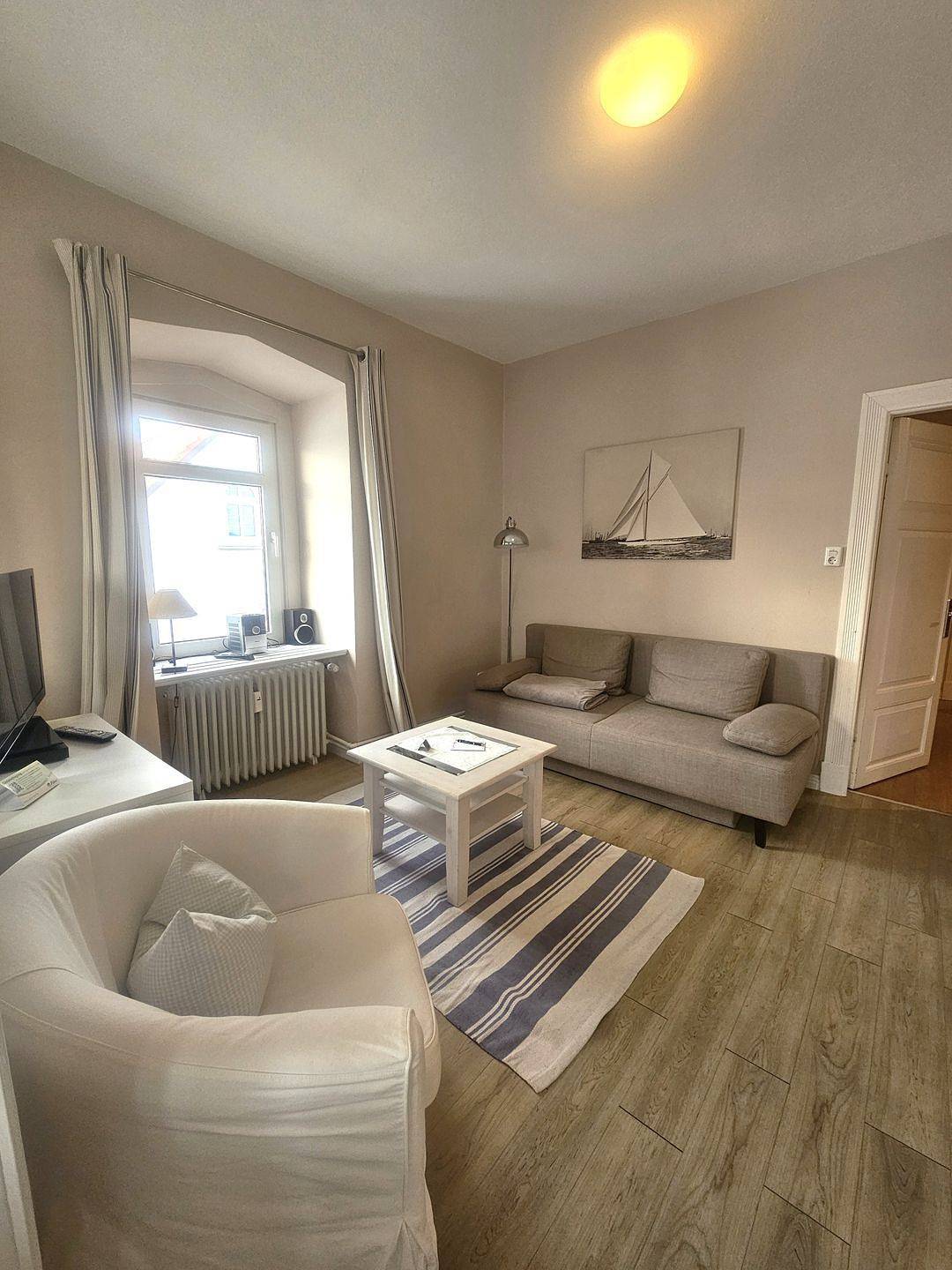 Ganze Wohnung, Ferienwohnung Promenadenblick 2 mit atemberaubenden Meerblick, 50 m zum Strand in Wyk auf Föhr (Stadt), Wyk auf Föhr