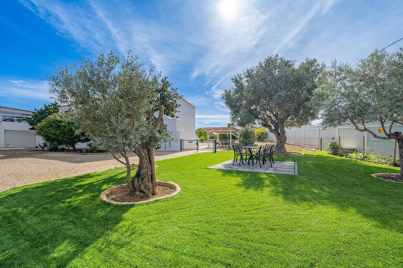 Zimmer 'Orange Blossom Groove – 1' mit gemeinsamer Terrasse, Wlan und Klimaanlage in São Bartolomeu de Messines, Faro Distrikt
