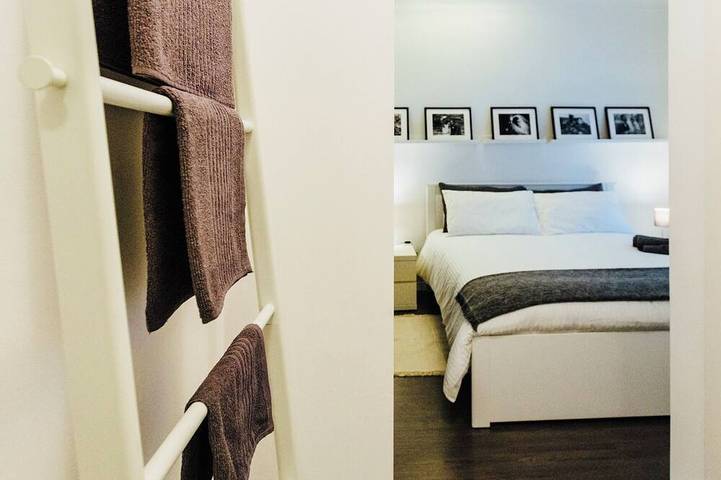 Appartamento intero, Photo Rooms • Terrazza privata • 2 camere • 2 bagni • WiFi veloce • Centro in Catania, Catania e dintorni