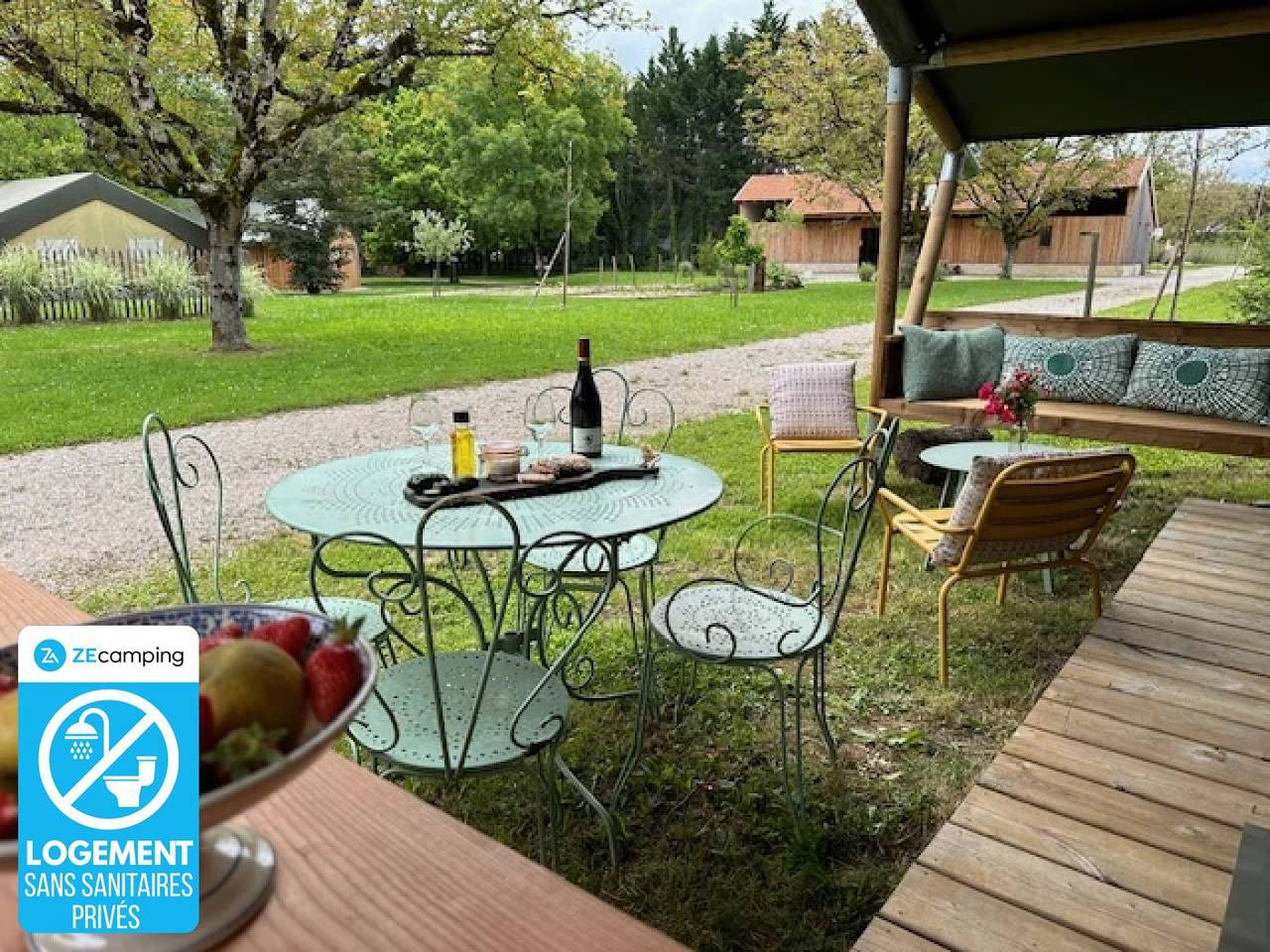 Zecamping 4 étoiles pataugeoire piscine fitness locatif 24m2 4 pers in Saint-Sozy, Parc Naturel Régional des Causses du Quercy
