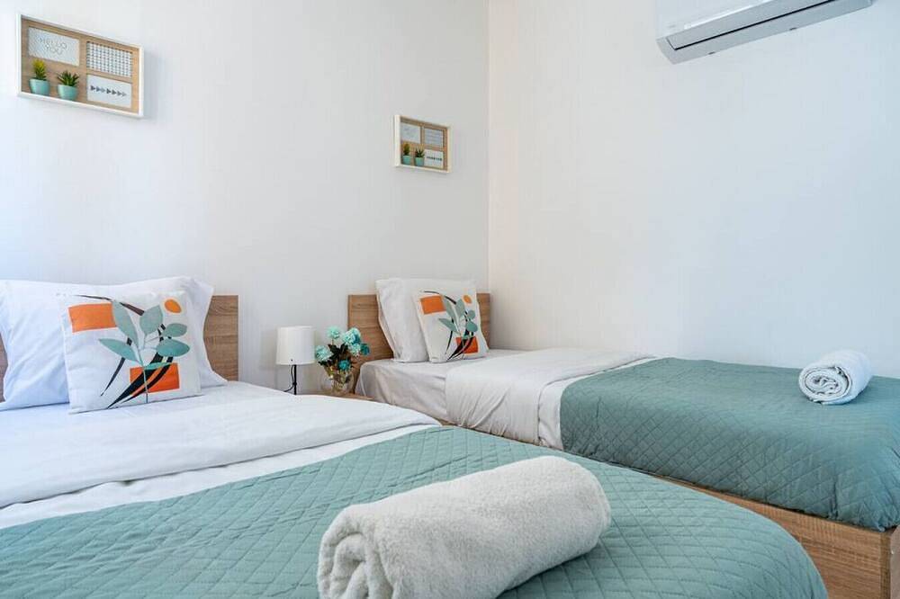 Ganze Wohnung, Andrea 3-Bedroom Apt in Mackenzie W/ Pool in Larnaka, Larnaca Bezirk