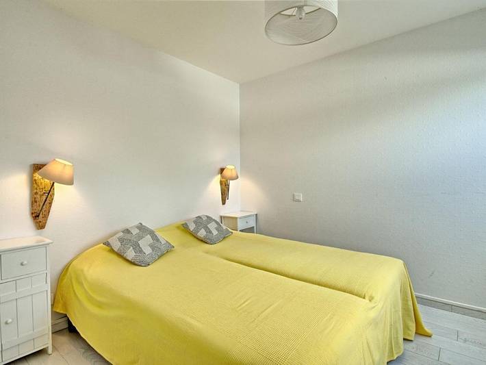 Gîte pour 4 personnes, avec terrasse dans Plage du Roaliguen - 4