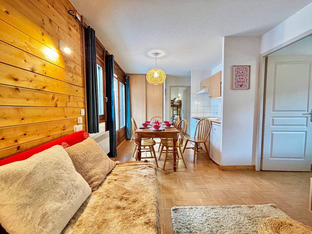 Ganze Wohnung, Gemütliche Wohnung mit großer Terrasse direkt an der Piste in Flumet, Albertville und Umgebung