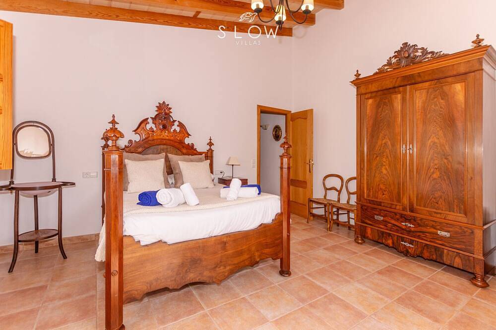 Spektakuläre Villa Santa Maria mit eigenem Pool, großem Garten und Grill in Santa Maria del Cami, Mallorca Inselmitte