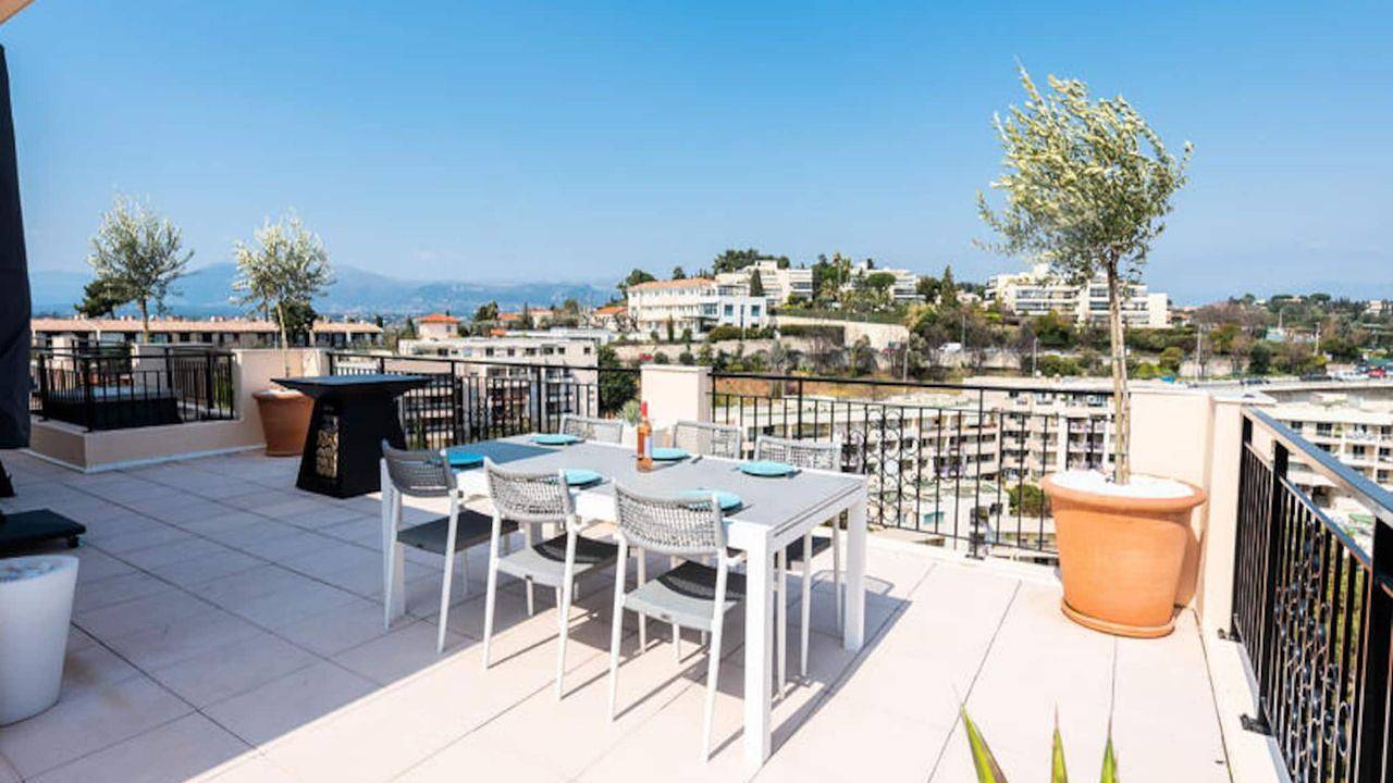 Entire holiday apartment, Ferienwohnung für 6 Personen (120 m²) in La Lanterne in Nice (France), Nice region