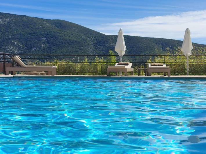 Ferienhaus für 4 Personen, mit Ausblick und Terrasse sowie Pool, mit Haustier