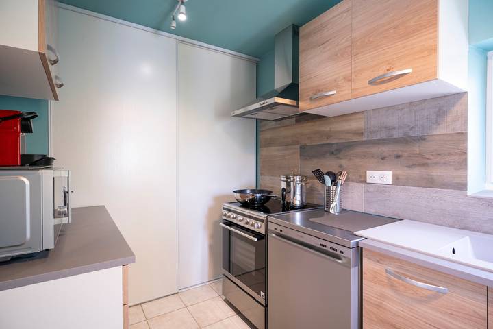 Apartment 'Autour D'un Patio, Proche Mer' with Private Terrace, Wi-Fi and Air Conditioning in Six-Fours-les-Plages, Mediterranean Coast (France)