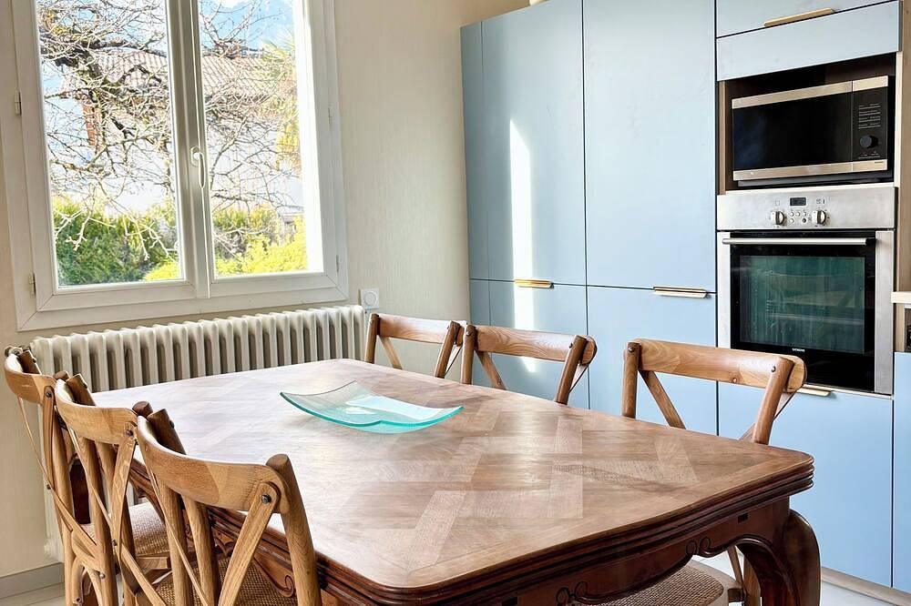 Entire apartment, Charming apartment in house in Albertville, Albertville region