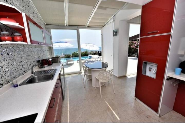 Ferienhaus für 14 Personen, mit Meerblick und Pool sowie Garten, kinderfreundlich in Nordzypern - 4