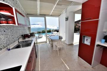 Villa for 12 People in Northern Cyprus, Cyprus, Photo 3