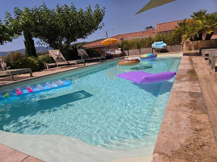 Location de vacances pour 8 personnes, avec Jacuzzi et Terrasse ainsi que Jardin et Piscine dans Plage de Tenutella - 2