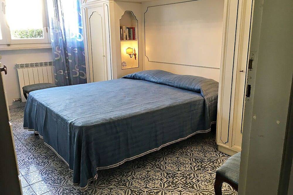 Villa Versilia Marina Pietrasanta 2 Schlafzimmer Badezimmer Wohnzimmer Küche Esszimmer in Marina di Pietrasanta, Pietrasanta