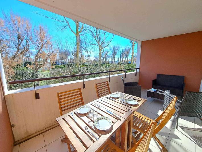 Ganze Wohnung, Gemütliche 2-Zimmer-Wohnung direkt am Strand mit Terrasse, privatem Parkplatz und Gemeinschaftspool in Marseillan, Mittelmeerküste (Frankreich)
