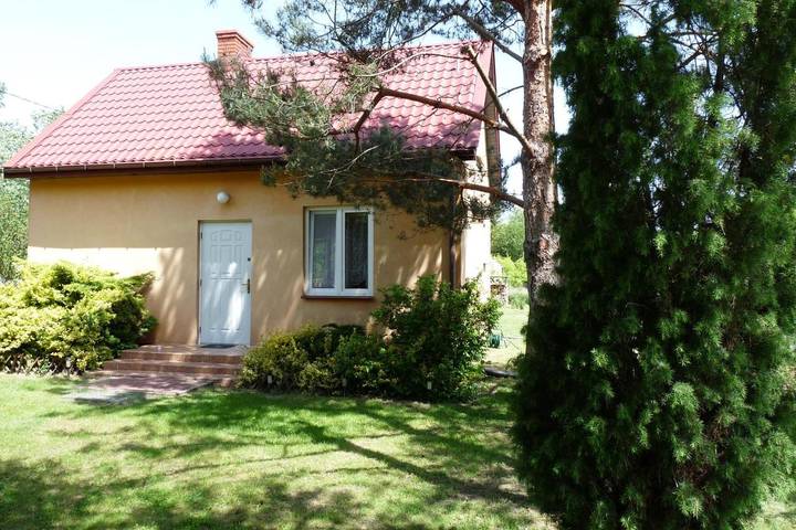 Domek letniskowy dla 4 osób, z ogród i taras oraz widok w Mazowsze