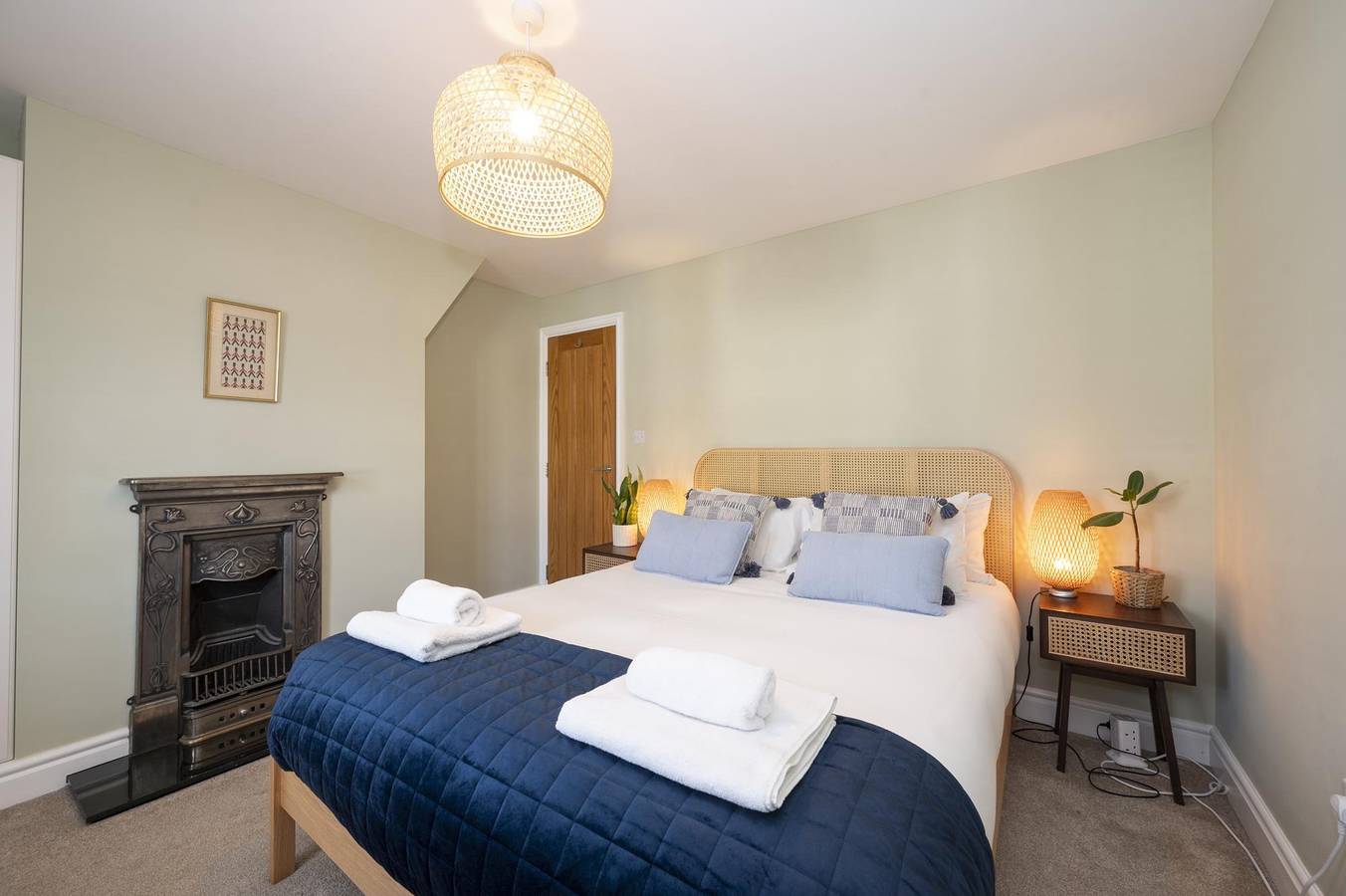 Stylish Surbiton Home | 7-Min Walk to Station - Pass the Keys in Surbiton, London