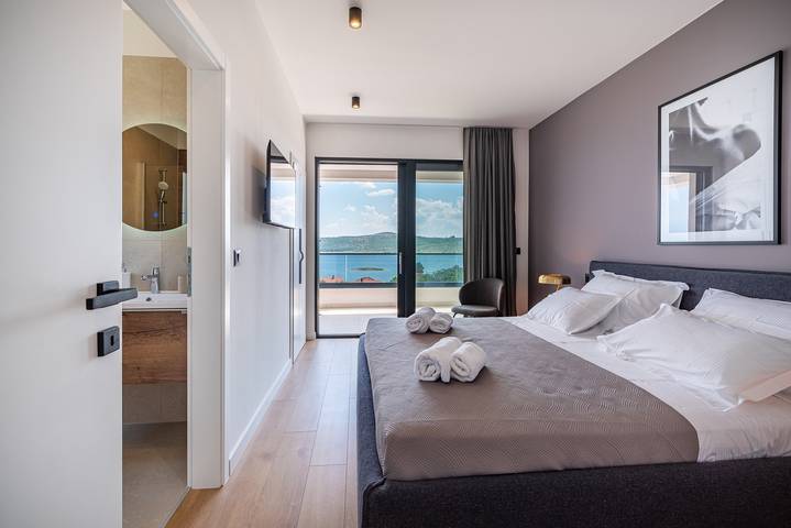 Luxusvilla Spectrum, Pool 32 m2, Sauna, familienfreundlich, Meerblick, Grill in Novigradsko More, Zadar