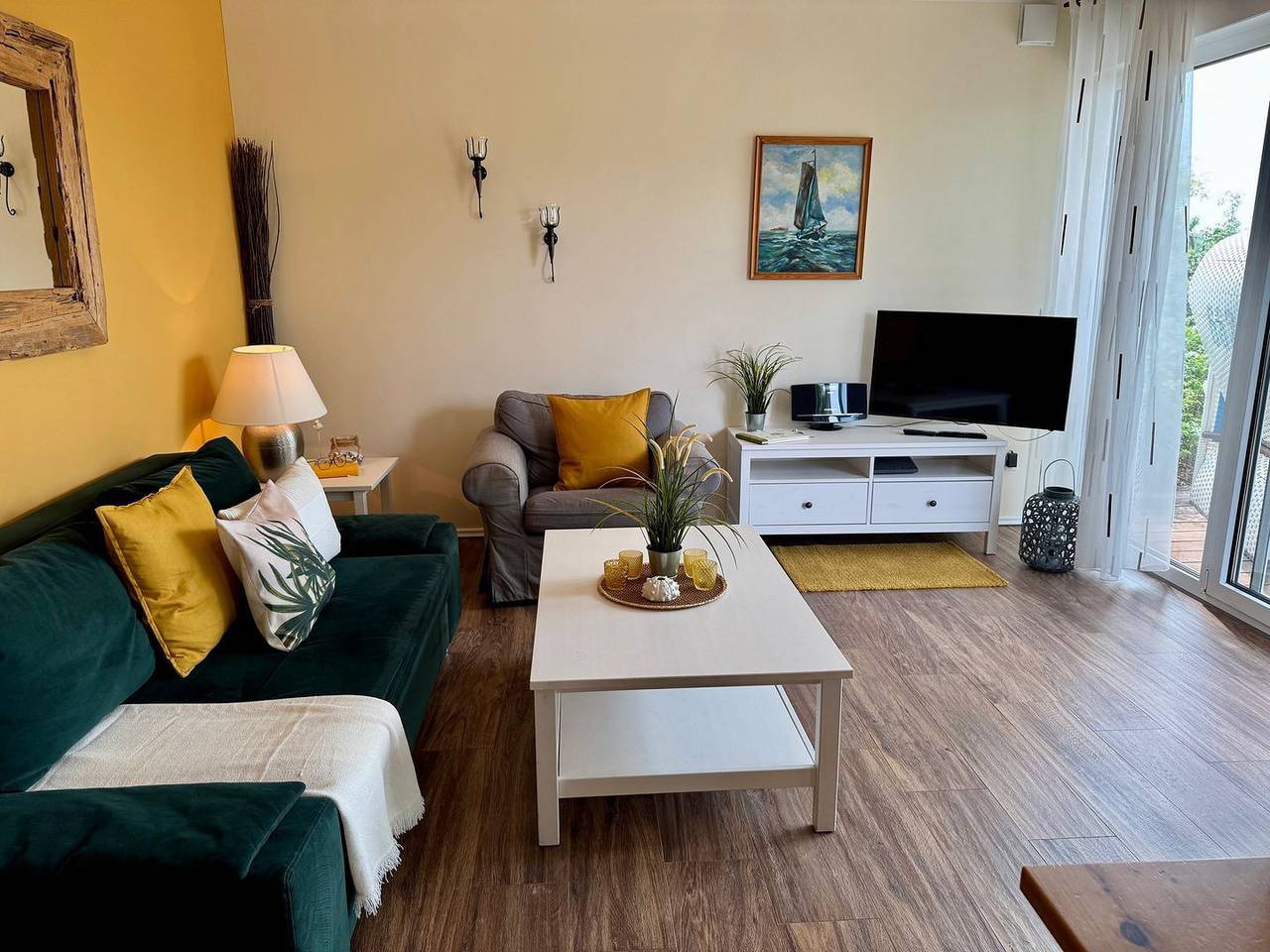 Ganze Wohnung, Ferienwohnung mit Terrasse und Strandkorb direkt hinter dem Deich in Dierhagen Strand, Dierhagen