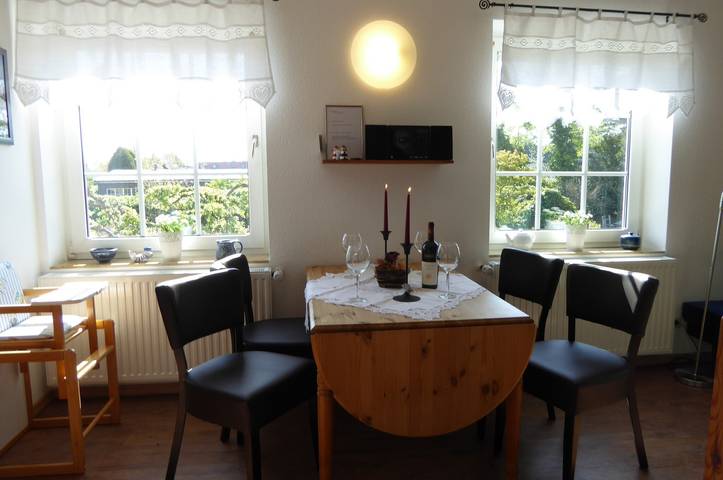 Ganze Wohnung, Apartment 'Im 1. Og' mit Gemeinschaftsterrasse, Gemeinschaftsgarten und Wlan in Döse, Cuxhaven