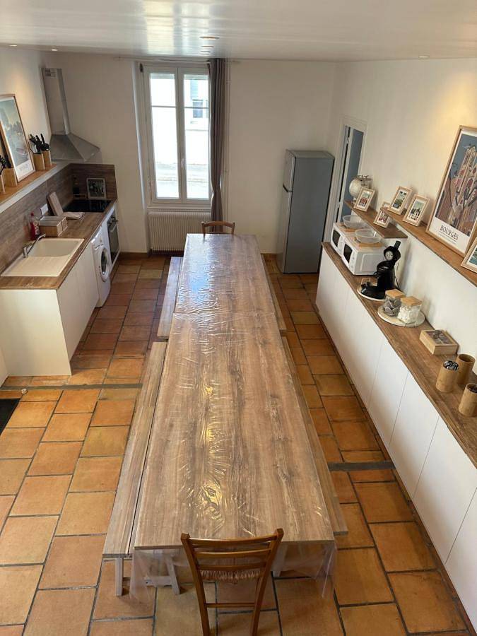 Maison de vacances pour 21 personnes, avec Terrasse et Jardin à Bourges