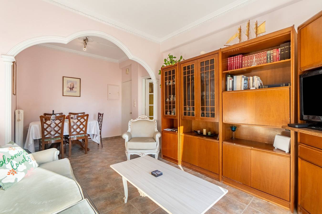 Entire apartment, Apartment 'Georgia's' with Balcony, Wi-Fi and Air Conditioning in Mantouki, Corfu (city)