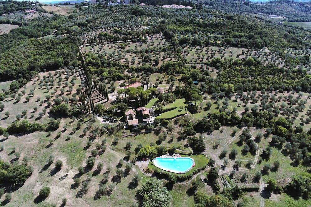 Romantic Hideaway in an Old Olive Grove - Ecotourism - Huge Pool - E-Charger in Campagnatico, Provincie Grosseto