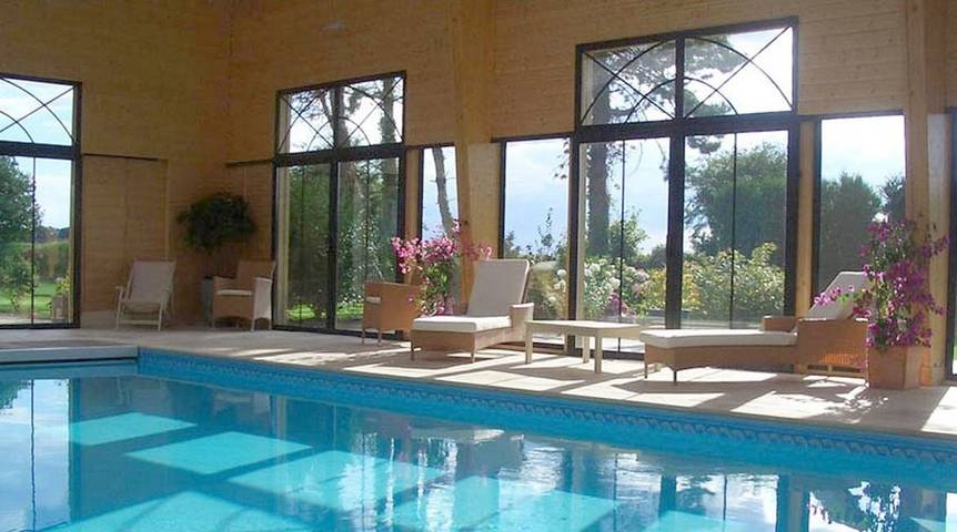 Chambre d’hôte pour 2 personnes, avec Balcon et Terrasse ainsi que Jacuzzi et Jardin à Vittefleur