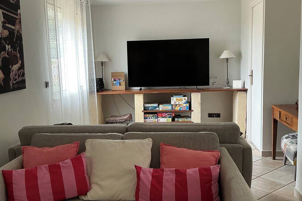 Ganze Wohnung, Apartment - top of villa, located on 1st floor, in Saint-Mitre-les-Remparts, Mittelmeerküste (Frankreich)