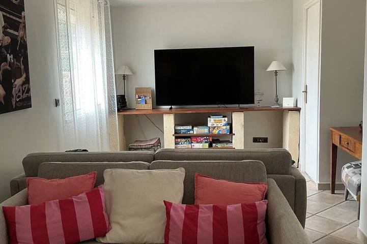 Gîte pour 5 personnes, avec piscine ainsi que balcon et jardin à Saint-Mitre-les-Remparts - 3