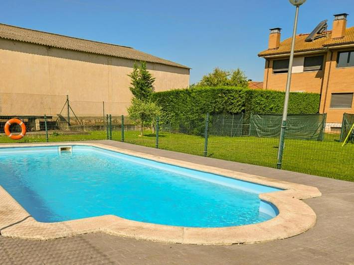 Casa para 8 personas, con Balcón/Terraza además de Jardín y Piscina en La Rioja