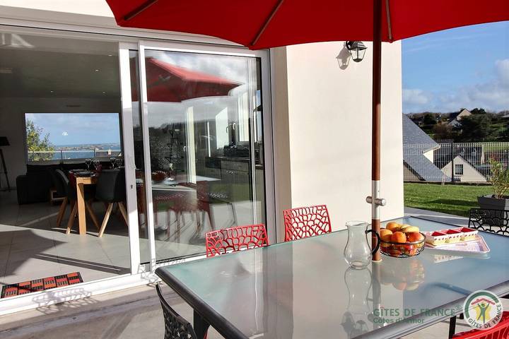 Gîte pour 4 personnes, avec terrasse et jardin dans Loguivy de la Mer - 4