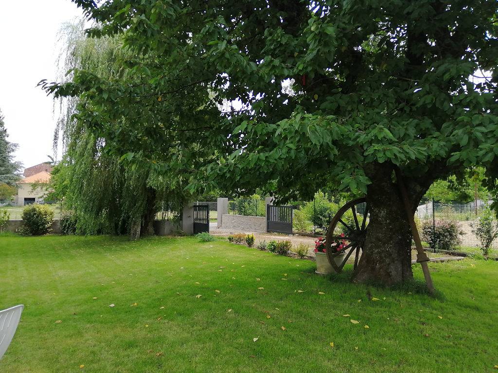 Grange rénovée avec petite piscine in Bretenoux, Lot