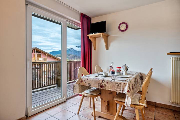 Entire apartment, Apartment 'Giongo Residence Aparthotel 101' with Mountain View, Shared Terrace and Wi-Fi in Gionghi-Cappella, Lavarone