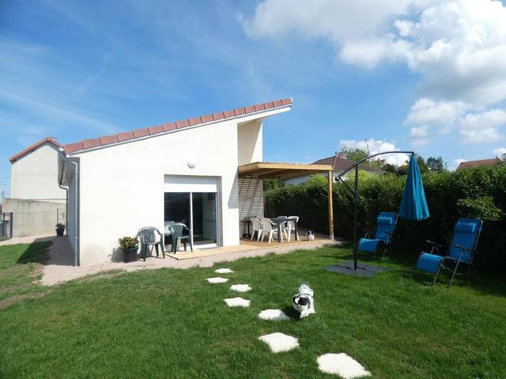 Location de vacances pour 5 personnes, avec Terrasse et Jardin à Commentry