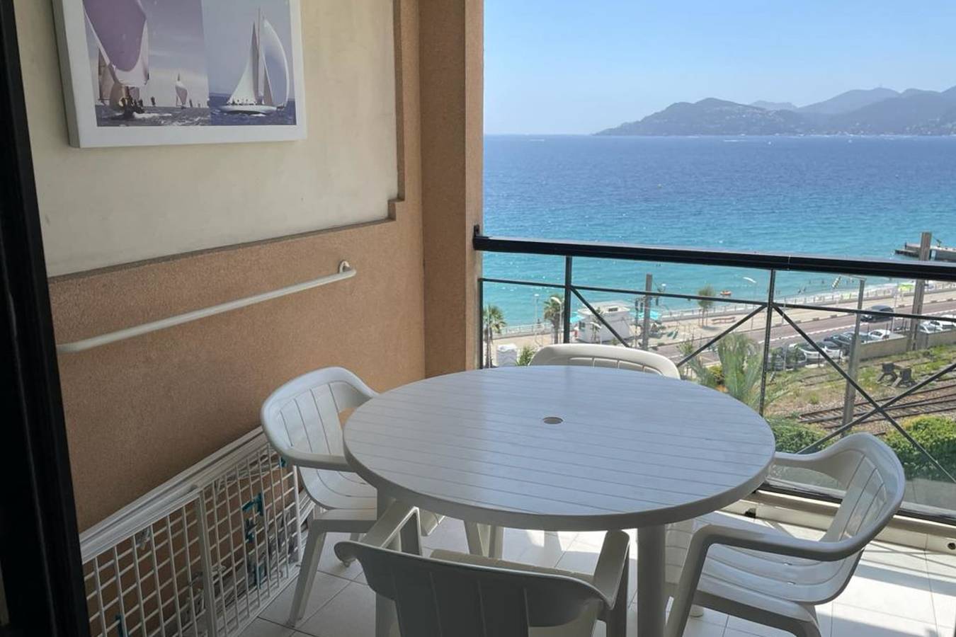Ganze Wohnung, Ferienwohnung für 4 Personen mit Terrasse in Cannes La Bocca, Cannes