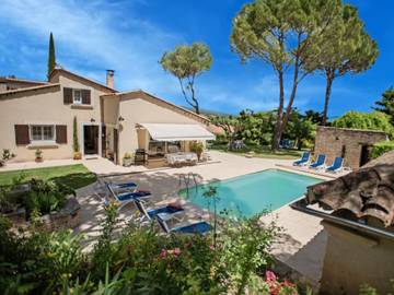 Gîte pour 8 personnes, avec jardin, animaux acceptés à Céreste
