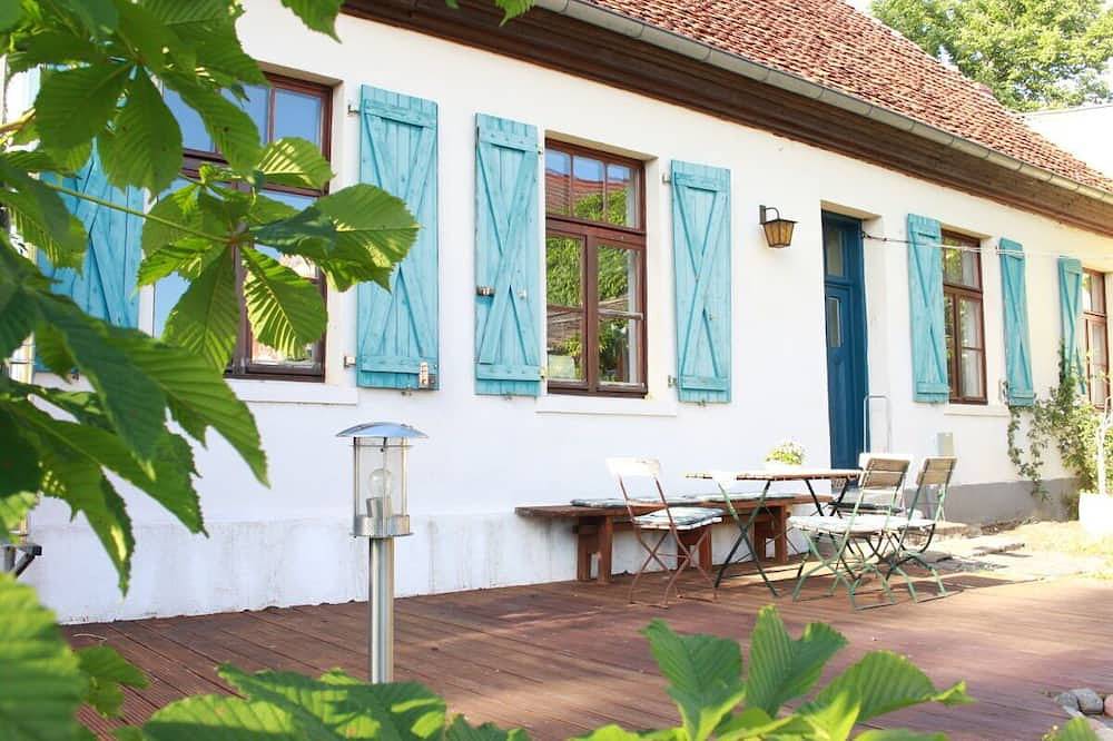 Ehemaliges Bauernhaus mit künstlerischem Ambiente, Sauna und Whirlpool in Lenzen (Elbe), Prignitz