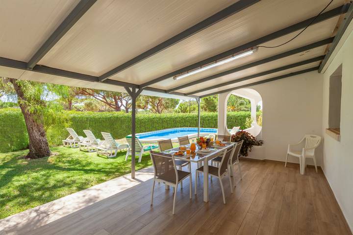 Villa Phi Phi in Quarteira, Faro Distrikt