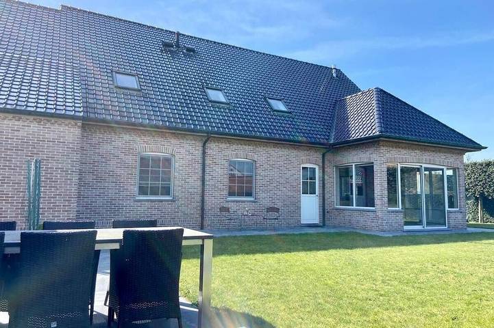 Ferienhaus für 14 Personen, mit Balkon und Whirlpool sowie Garten - 1