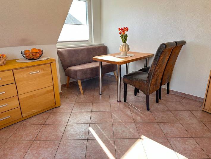 Ganze Wohnung, Eine gemütliche Wohnung mit Landschaftsblick für 2-4 Personen in dem malereschen Örtchen Klein Zicker auf Rügen in Klein Zicker, Mönchgut