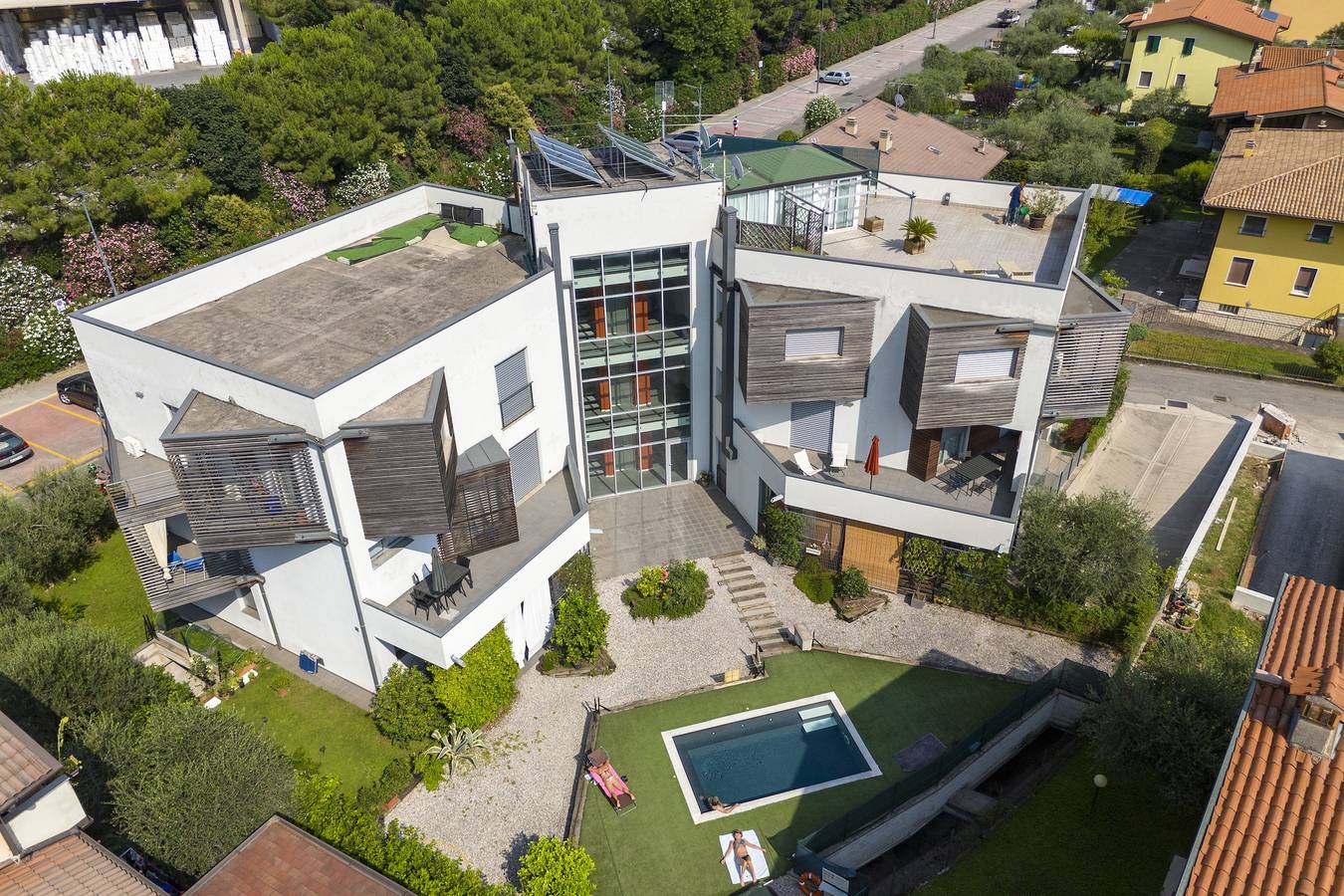 Entire apartment, Rosy House 100m from lake & Shared Pool in Maderno, Toscolano-Maderno