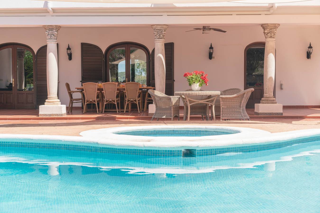 Magnifique maison avec vue montagne, piscine, Wi-Fi, jardin et air conditionné. in Santa Eulària des Riu, Ibiza de l'Est